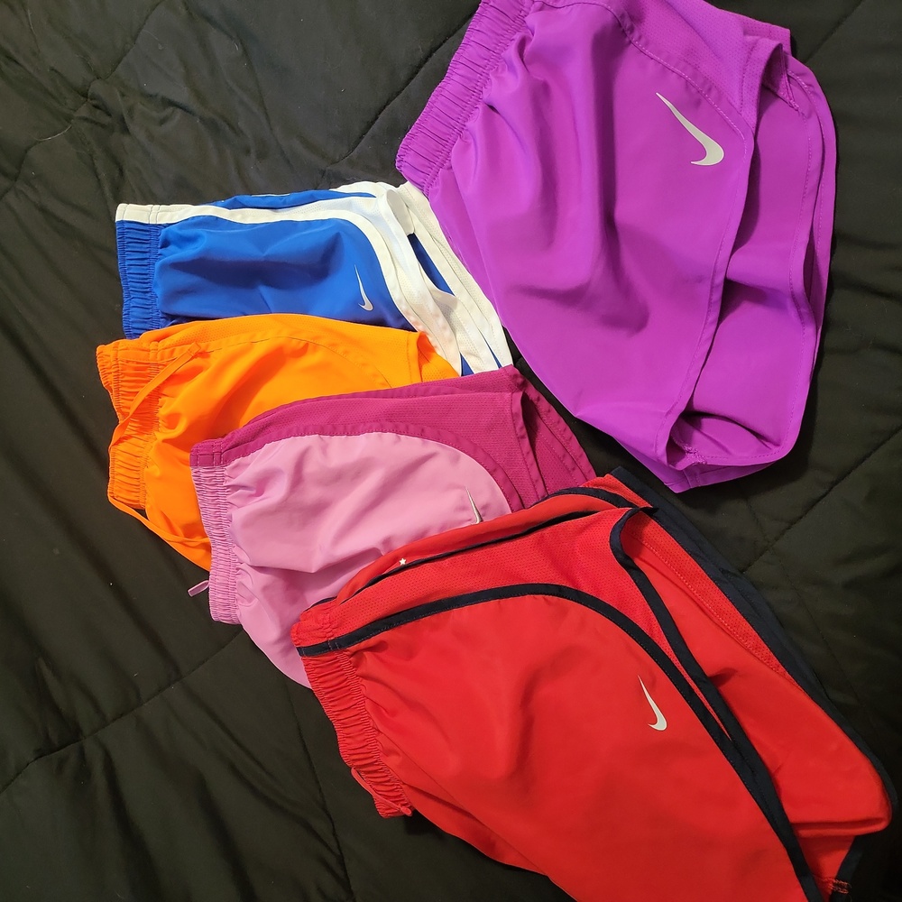 LOT OF 5 WOMENS NIKE SHORTS SIZE LARGE WITH BUILT IN SHORTS